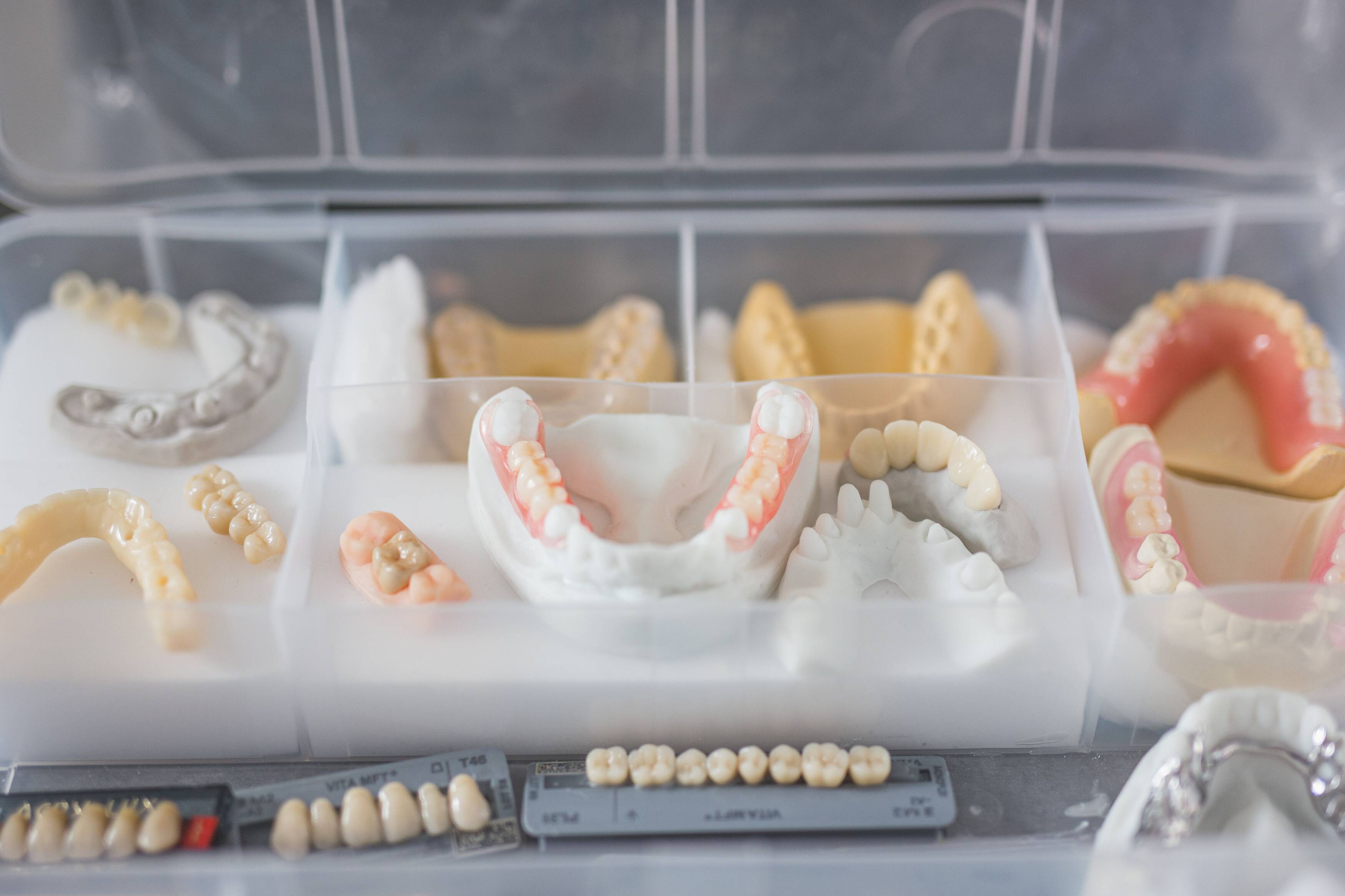 Choosing The Best Material For Dentures: A Patient’s Guide
