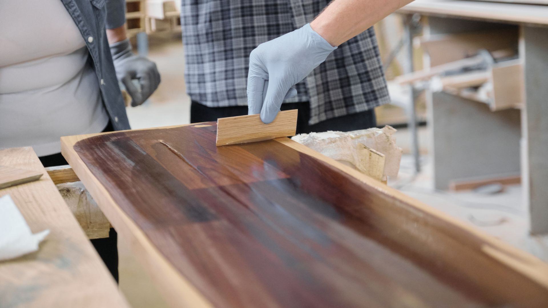 The Best Way To Apply Polyurethane For A Flawless Finish