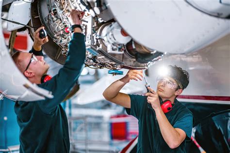 Do Mechanics Go To University