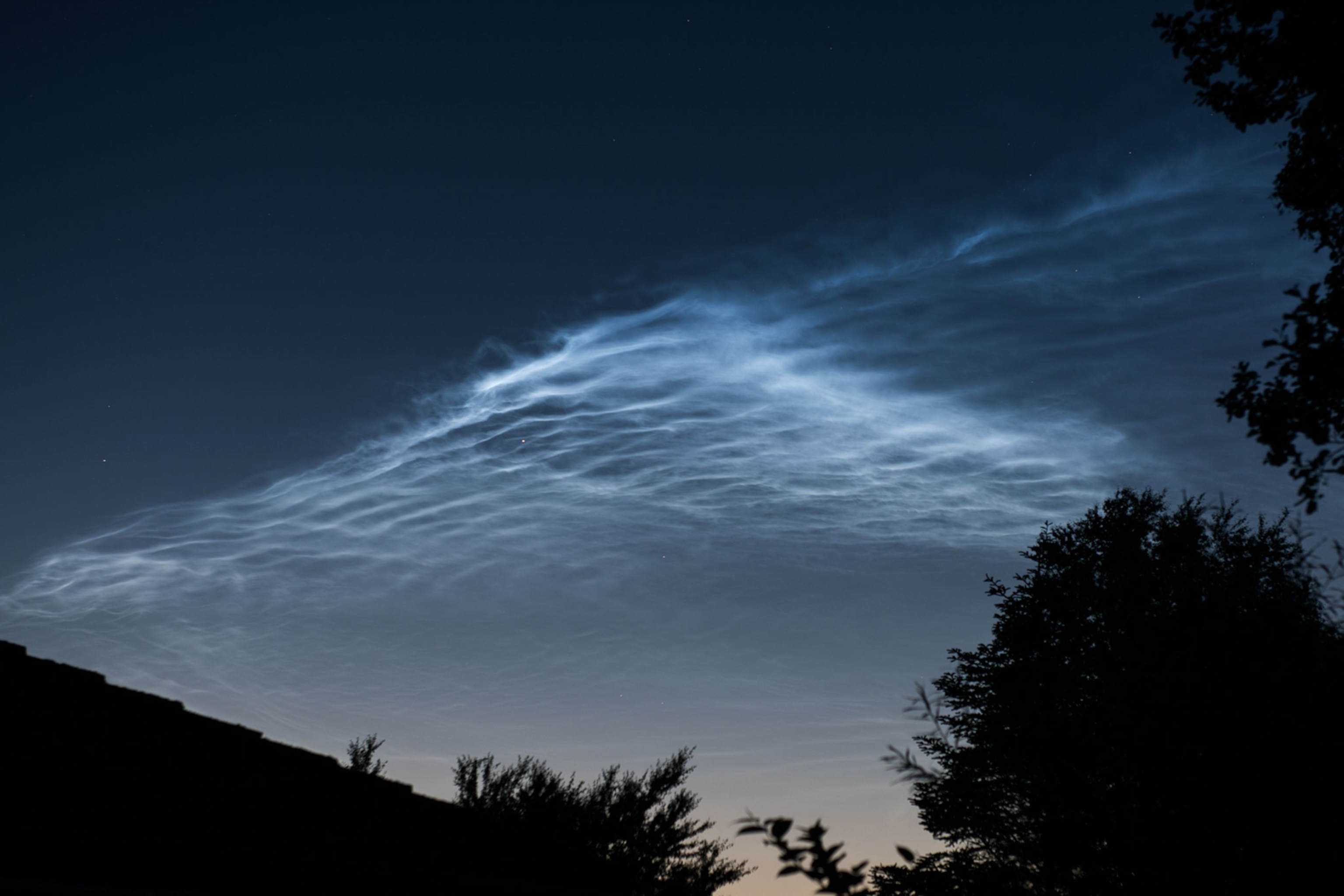 How Are Clouds Visible At Night? The Science Behind Noctilucent Glow