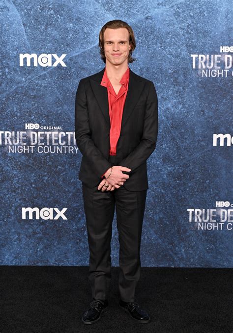 How Tall Is Finn Bennett