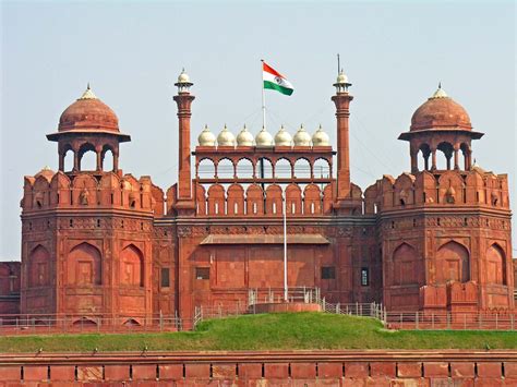 Who Built Delhi Red Fort