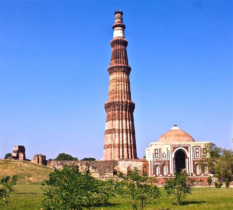Who Built Qutub Minar