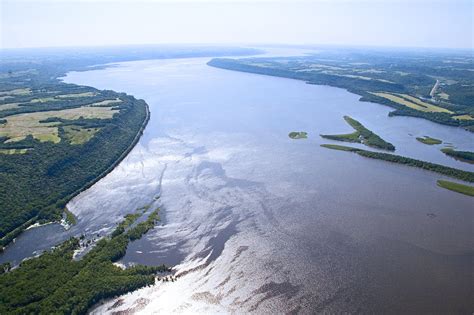 Who Discovered The Mississippi River