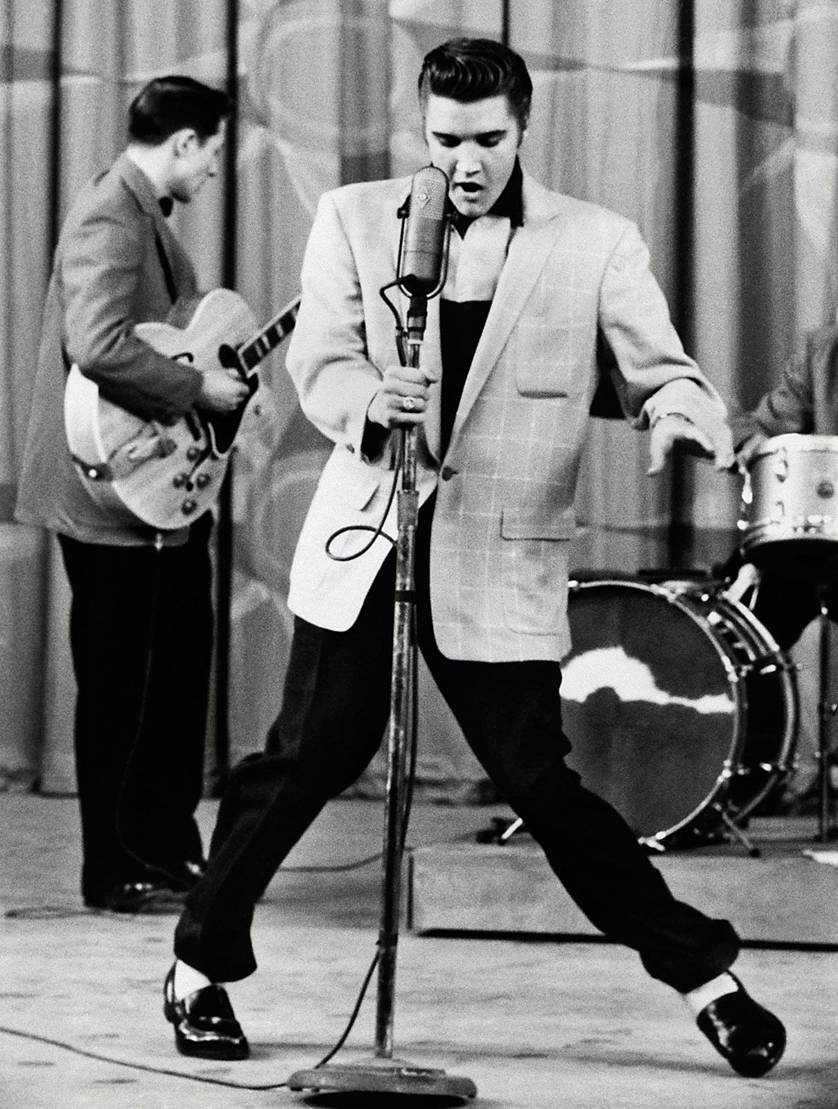 Young Vs. Old Elvis Presley: Evolution Of A Cultural Icon